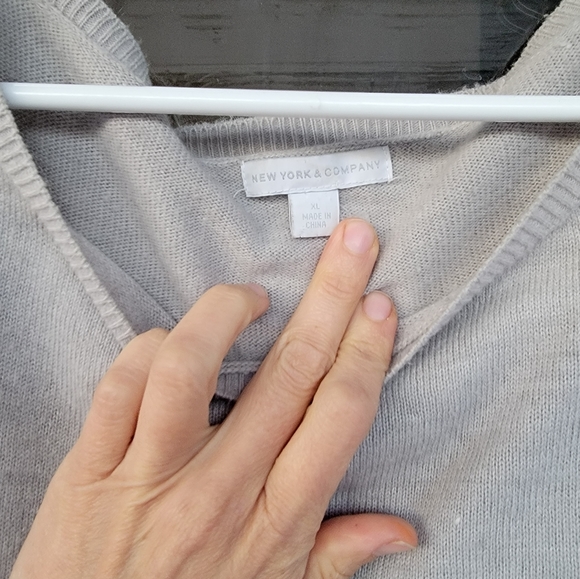 Colorblock sweater - Picture 7 of 8